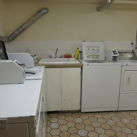 Tropicana Suite Hotel Vancouver Eksteriør bilde